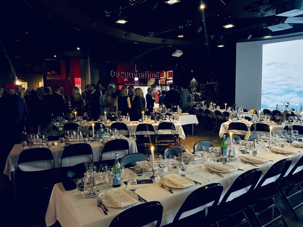 Tapahtuu.com hääjuhla kuva kattauksesta ja tilasta